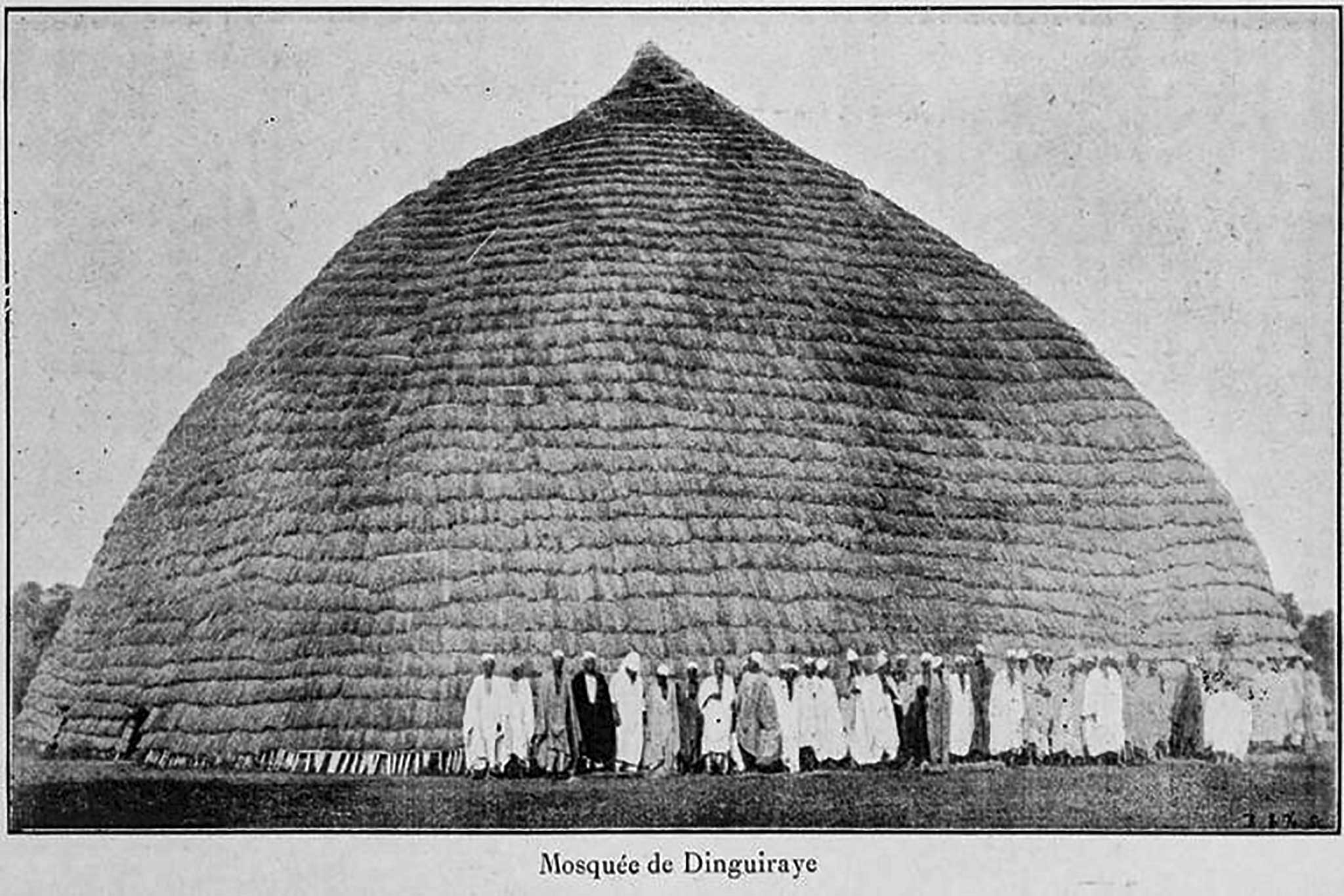mosque-de-dinguiraye-guinea-miranass-tourisme